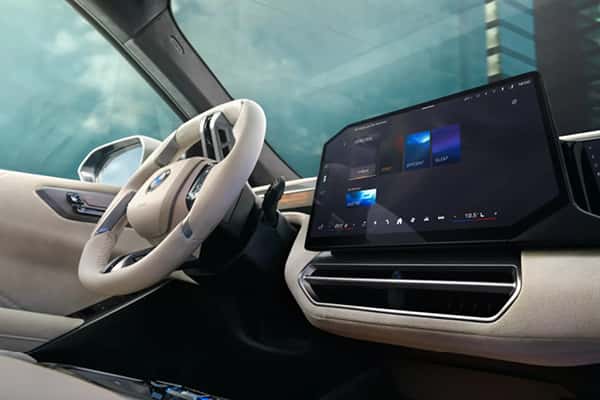 BMW iX5 electric performance and acceleration