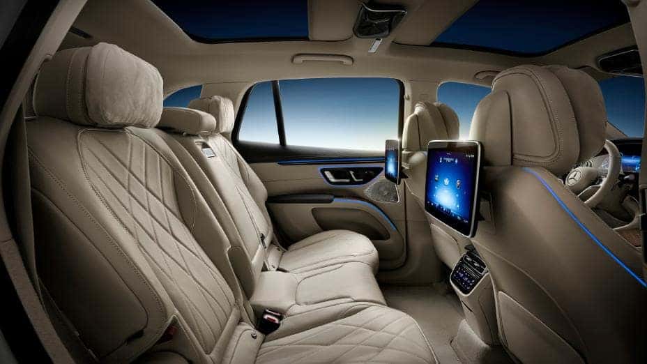 Progressive and luxurious: the interior of the new EQS SUV