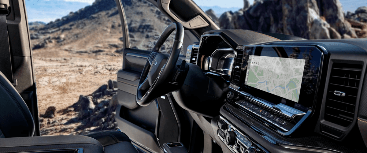 2025 Silverado 1500 showcasing modern infotainment features