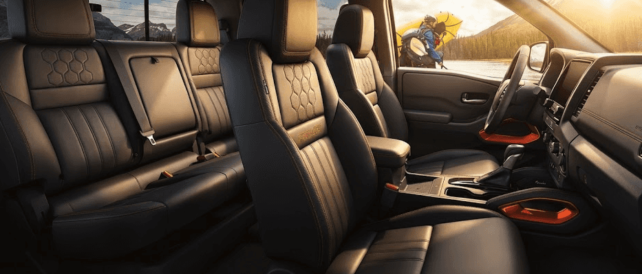 2025-nissan-frontier-seats-space