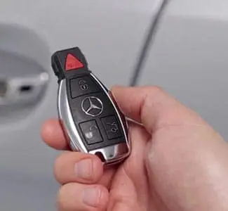 hand holding car keys