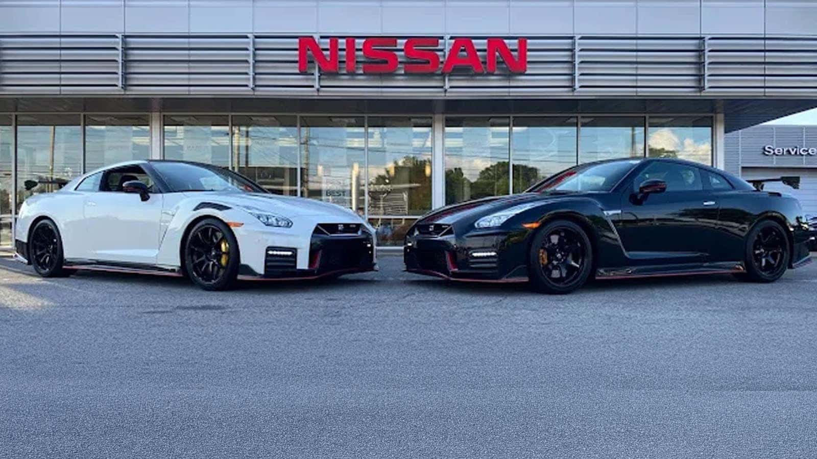 Nissan of North Olmsted dealership near Cleveland Ohio