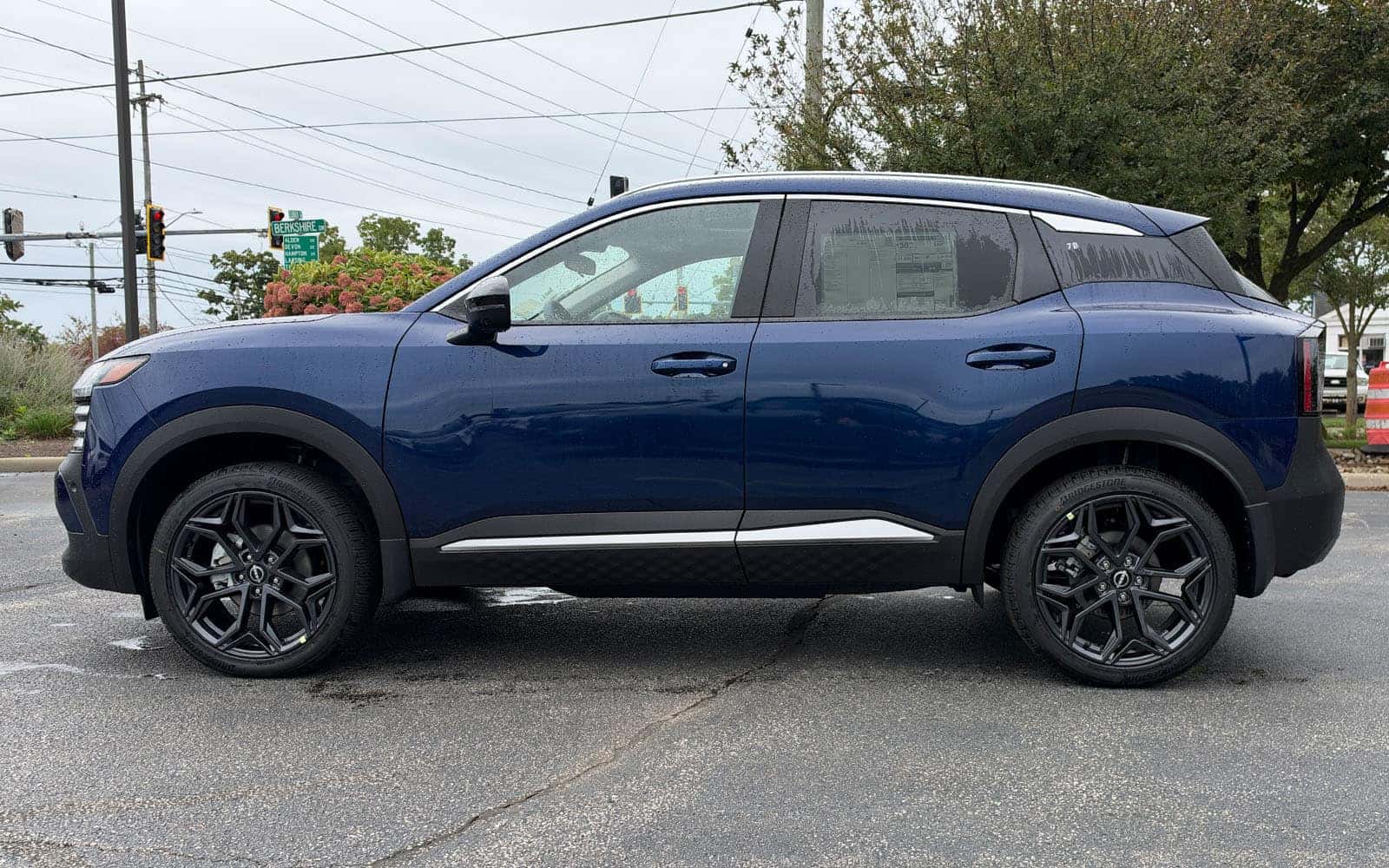 2027 Nissan Kicks in Deep Blue Pearl exterior color near Cleveland, Ohio