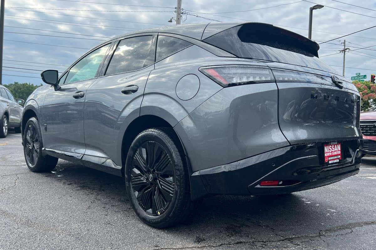 Rear driver side view of the 2027 Nissan Murano in Gun Metallic near Cleveland, Ohio