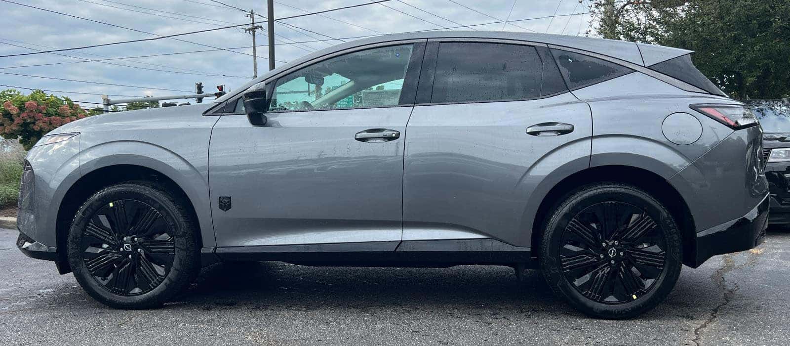Driver side view of the 2027 Nissan Murano in Gun Metallic near Cleveland, Ohio