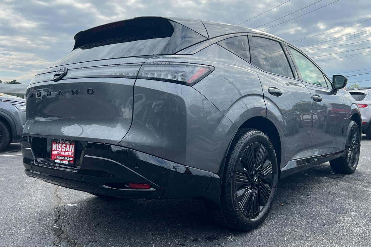 Rear three-quarter view of the 2027 Nissan Murano in Gun Metallic near Cleveland, Ohio