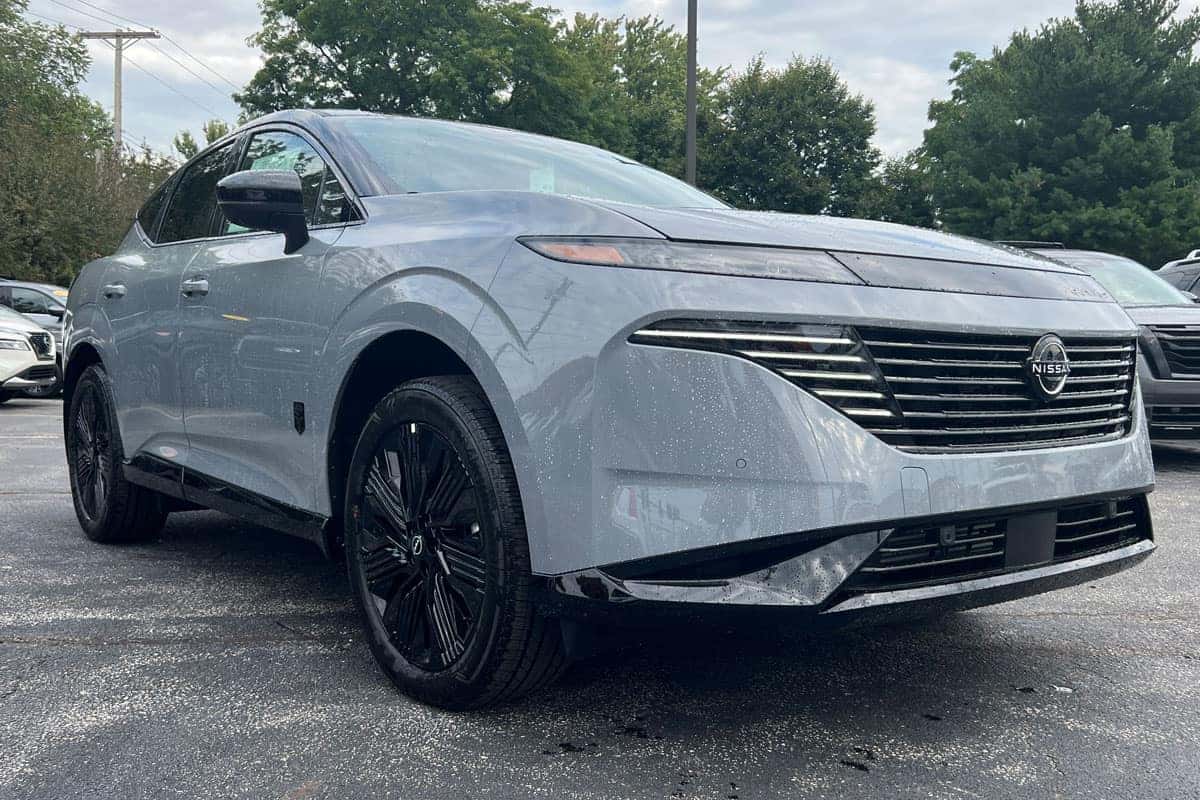 2027 Nissan Murano Dark Armor in Two-Tone Boulder Gray near Cleveland, Ohio