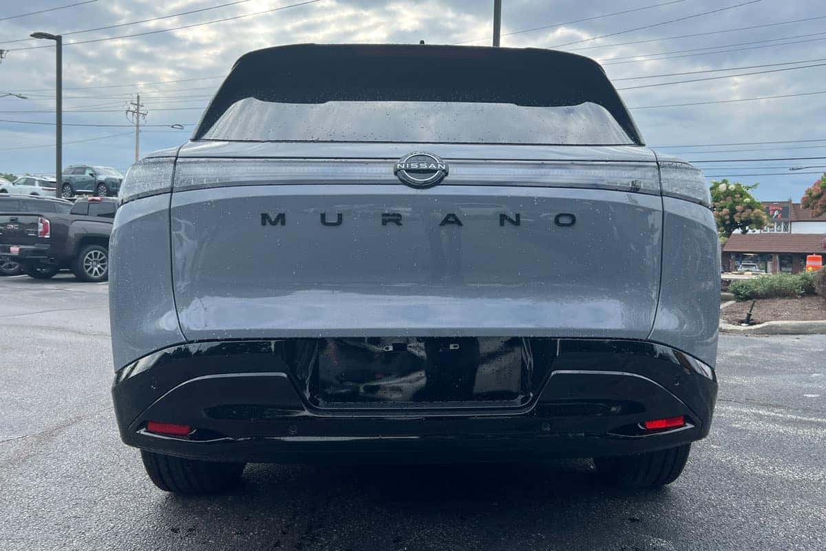 Rear bumper view view of the 2027 Murano in Boulder Gray Pearl Two-tone exterior color near Cleveland, Ohio