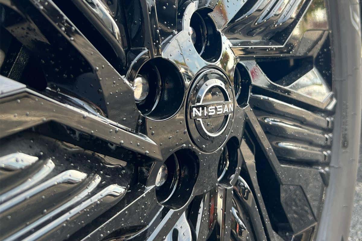 Wheel and Scarlet Ember Tintcoat exterior on a 2027 Nissan Murano at Nissan of North Olmsted