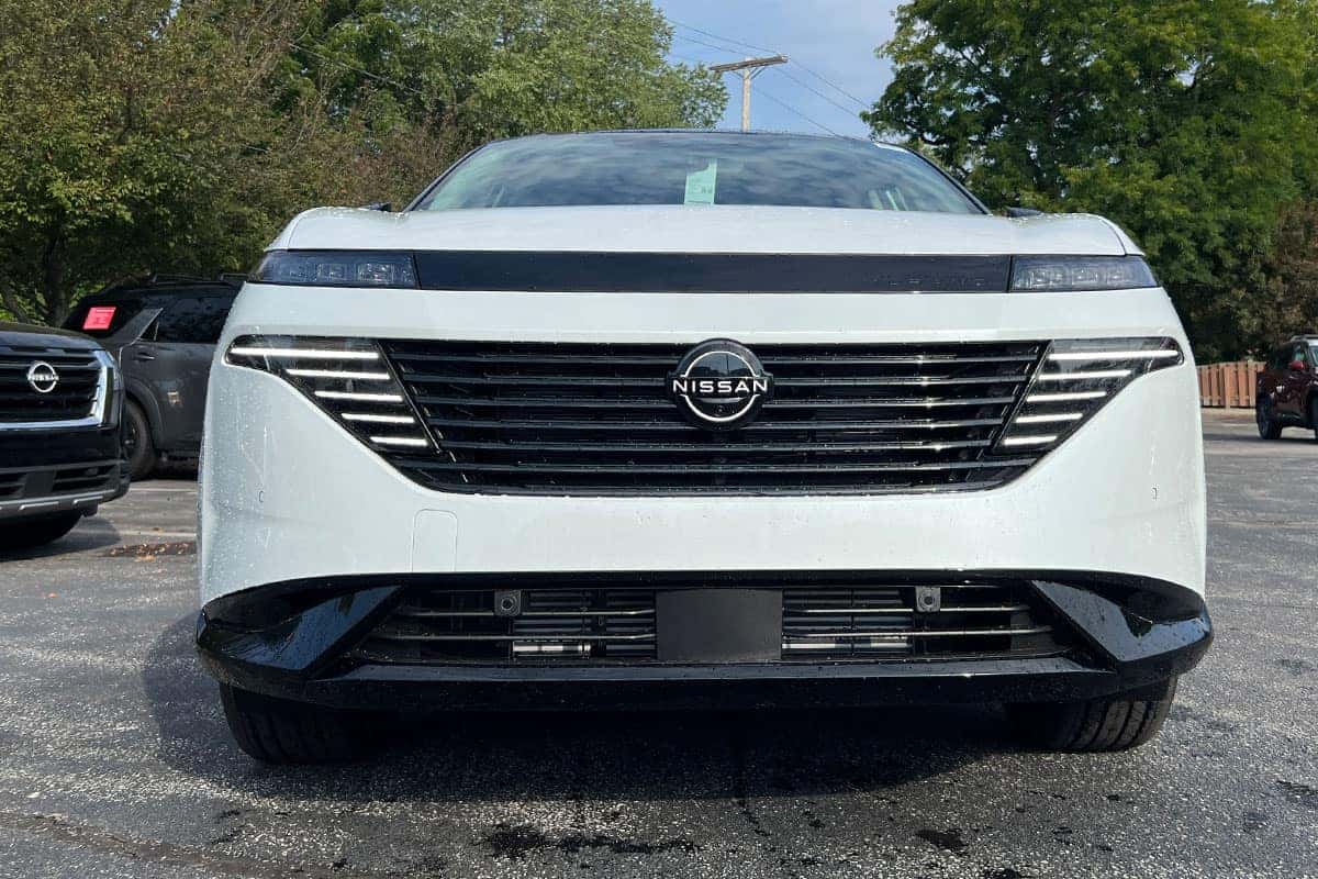 Front bumper view of the 2027 Nissan Murano Two-Tone Everest White exterior color near Cleveland, Ohio