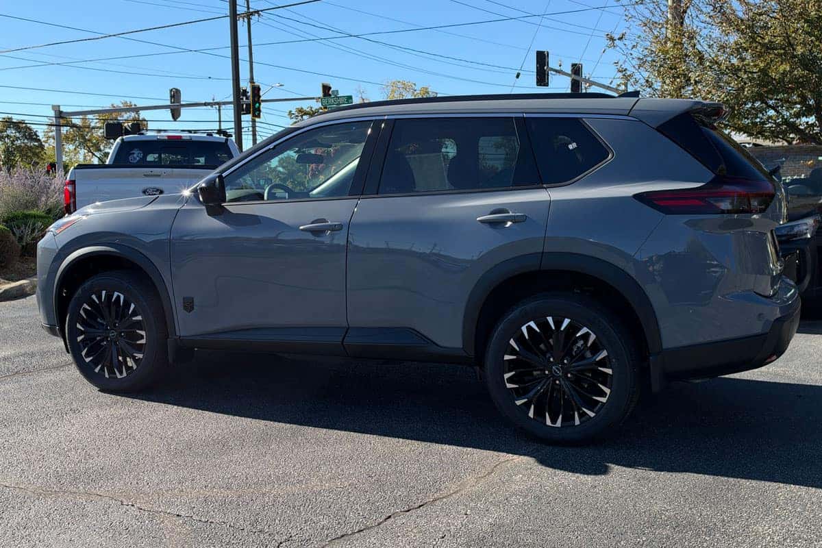 2027 Nissan Rogue driver-side profile near Cleveland, Ohio