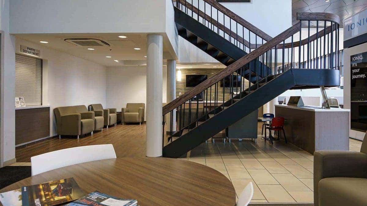 Customer lounge at Swope Hyundai in Elizabethtown, Kentucky