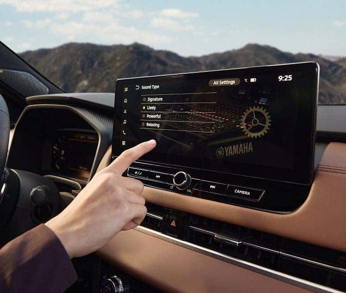 2026 Mitsubishi Outlander infotainment display