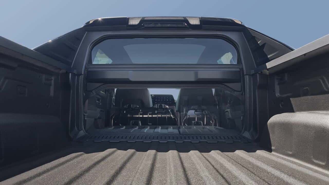 Silverado EV Multi-Flex Midgate®