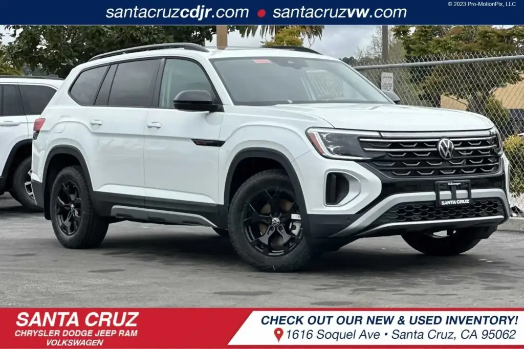 New 2024 Volkswagen Atlas 2.0T Peak Edition SEL