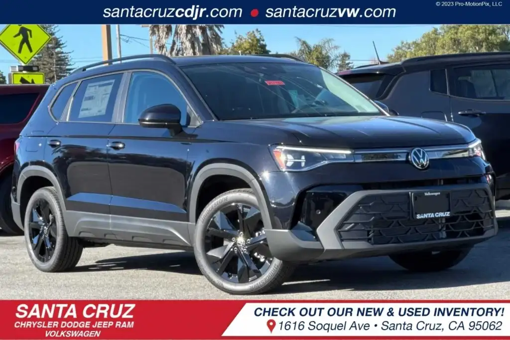 New 2026 Volkswagen Taos 1.5T SE Black